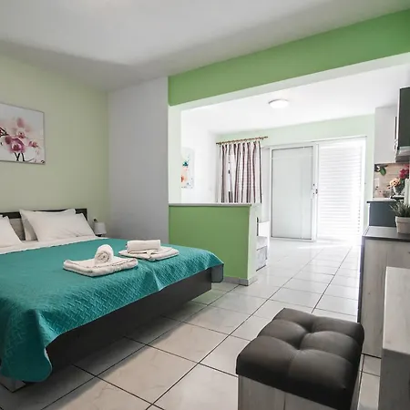 Hotel de apartamente Dias Mola Kalyva