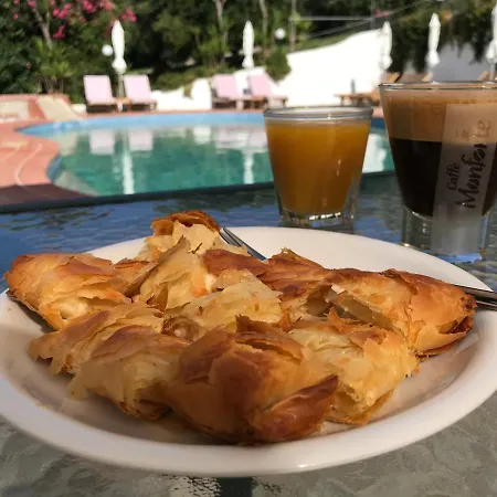 Dias アパートホテル