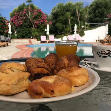Ξενοδοχείο με διαμερίσματα Dias 4*