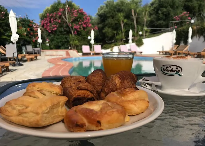 Ξενοδοχείο με διαμερίσματα Dias 4*